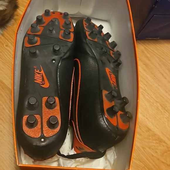 Vintage 1980s Nike 3310 Typhoon Soccer Cleats Black/Orange with Original Box